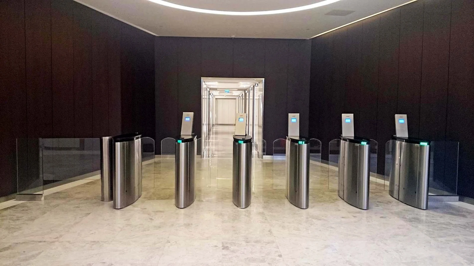 Smartlane 900 turnike geçiş güvenliği — Labirent uygulaması